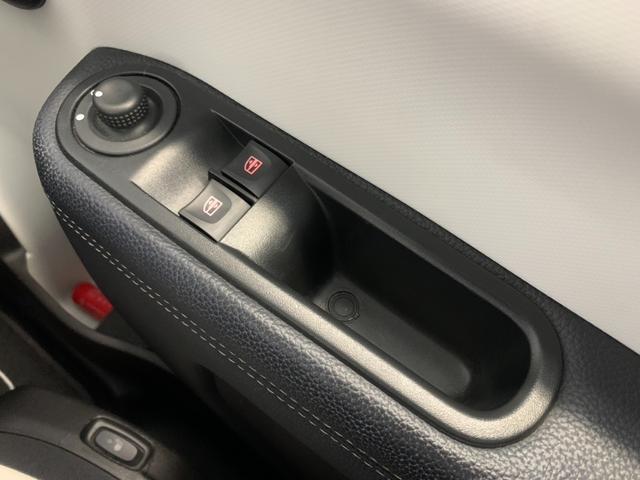 トゥインゴ インテンス　ハーフレザー　ＡｐｐｌｅＣａｒＰｌａｙ対応　Ｂｌｕｅｔｏｏｔｈ接続　バックカメラ　車線逸脱警報　クルーズコントロール　純正１６インチアルミホイール　認定中古車保証付（62枚目）