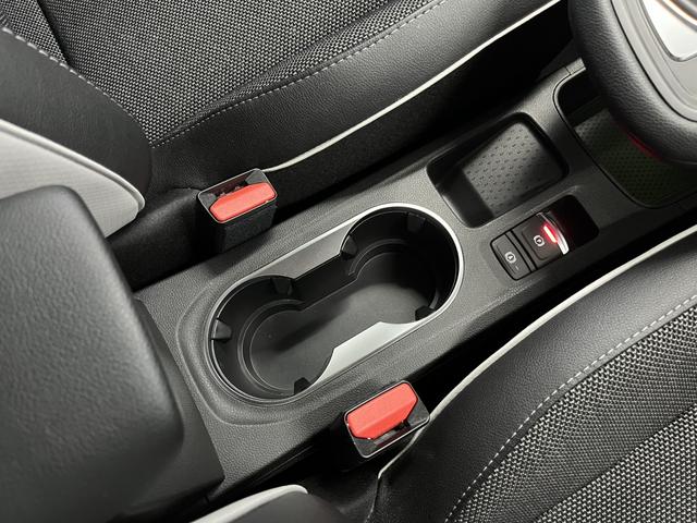 キャプチャー インテンス　ＡｐｐｌｅＣａｒｐｌａｙ対応　Ｂｌｕｅｔｏｏｔｈ接続　ＬＥＤヘッドライト　クルーズコントロール　３６０°カメラ　認定中古車保証付き（35枚目）