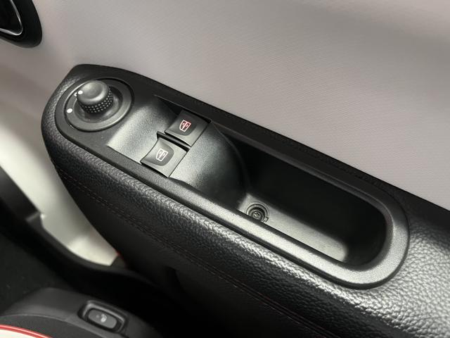 トゥインゴ インテンス ハーフレザー AppleCarPlay対応 Bluetooth接続 バックカメラ 車線逸脱警報 クルーズコントロール 純正16インチアルミホイール 認定中古車保証付(33枚目)