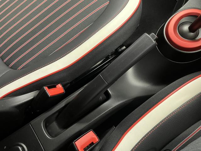 トゥインゴ インテンス ハーフレザー AppleCarPlay対応 Bluetooth接続 バックカメラ 車線逸脱警報 クルーズコントロール 純正16インチアルミホイール 認定中古車保証付(61枚目)