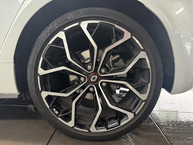 メガーヌ ルノー スポール RS専用シート シートヒーター ブレンボブレーキキャリパー AppleCarplay対応 Bluetooth接続 LEDヘッドライト バックカメラ 前面衝突警報 アダプティブクルーズコントロール(19枚目)