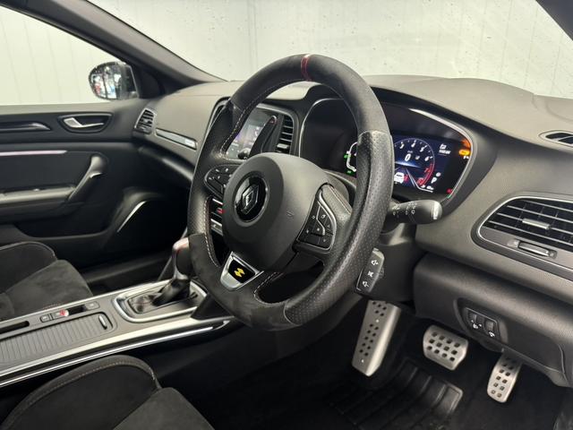 メガーヌ ルノー スポール RS専用シート シートヒーター ブレンボブレーキキャリパー AppleCarplay対応 Bluetooth接続 LEDヘッドライト バックカメラ 前面衝突警報 アダプティブクルーズコントロール(21枚目)