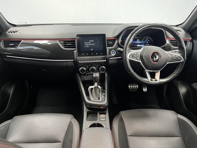 アルカナ ルノー　スポール　ラインＥ－テックハイブリッド　ＡｐｐｌｅＣａｒｐｌａｙ　Ｂｌｕｅｔｏｏｔｈ　ＬＥＤヘッドライト　アダプティブクルーズコントロール　３６０°カメラ　シートヒーター　純正アルミホイール　認定中古車保証付（22枚目）
