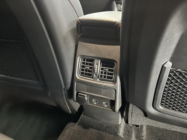 アルカナ ルノー　スポール　ラインＥ－テックハイブリッド　ＡｐｐｌｅＣａｒｐｌａｙ　Ｂｌｕｅｔｏｏｔｈ　ＬＥＤヘッドライト　アダプティブクルーズコントロール　３６０°カメラ　シートヒーター　純正アルミホイール　認定中古車保証付（40枚目）