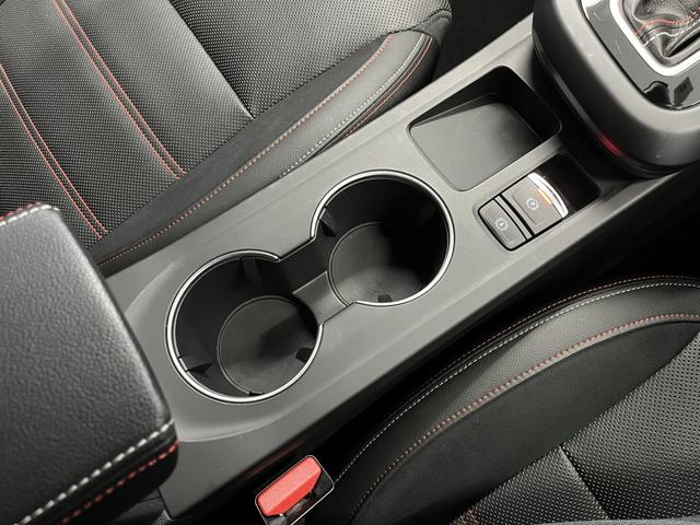 アルカナ ルノー　スポール　ラインＥ－テックハイブリッド　ＡｐｐｌｅＣａｒｐｌａｙ　Ｂｌｕｅｔｏｏｔｈ　ＬＥＤヘッドライト　アダプティブクルーズコントロール　３６０°カメラ　シートヒーター　純正アルミホイール　認定中古車保証付（68枚目）