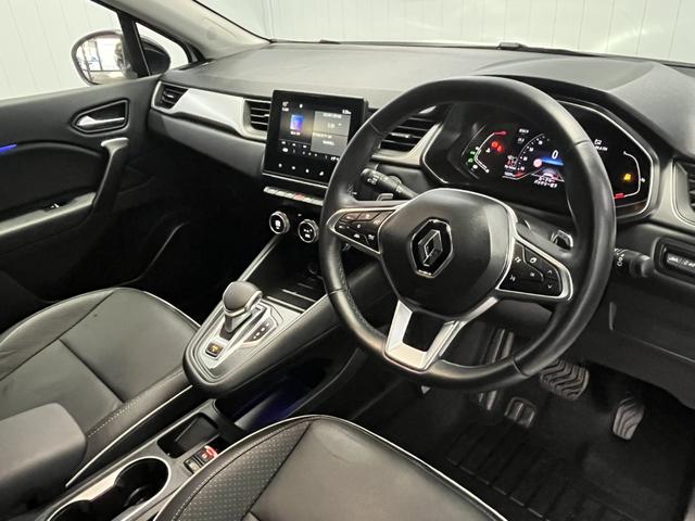 キャプチャー インテンス　テックパック　レザーシート　シートヒーター　ＡｐｐｌｅＣａｒｐｌａｙ　Ｂｌｕｅｔｏｏｔｈ　ＬＥＤヘッドライト　アダプティブクルーズコントロール　３６０°カメラ　純正アルミホイール　パワーシート　認定中古車保証付（7枚目）