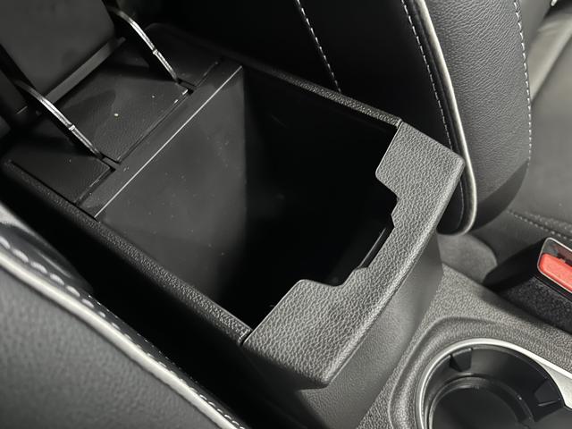 キャプチャー インテンス　テックパック　レザーシート　シートヒーター　ＡｐｐｌｅＣａｒｐｌａｙ　Ｂｌｕｅｔｏｏｔｈ　ＬＥＤヘッドライト　アダプティブクルーズコントロール　３６０°カメラ　純正アルミホイール　パワーシート　認定中古車保証付（36枚目）