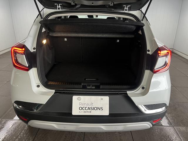 キャプチャー インテンス　テックパック　レザーシート　シートヒーター　ＡｐｐｌｅＣａｒｐｌａｙ　Ｂｌｕｅｔｏｏｔｈ　ＬＥＤヘッドライト　アダプティブクルーズコントロール　３６０°カメラ　純正アルミホイール　パワーシート　認定中古車保証付（42枚目）