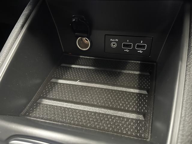 キャプチャー インテンス　テックパック　レザーシート　シートヒーター　ＡｐｐｌｅＣａｒｐｌａｙ　Ｂｌｕｅｔｏｏｔｈ　ＬＥＤヘッドライト　アダプティブクルーズコントロール　３６０°カメラ　純正アルミホイール　パワーシート　認定中古車保証付（67枚目）