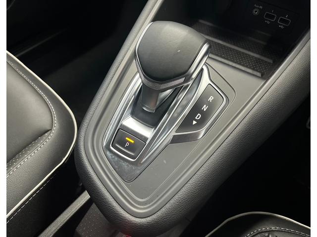 キャプチャー インテンス　テックパック　ワンオーナー　レザーシート　シートヒーター　ＡｐｐｌｅＣａｒｐｌａｙ　Ｂｌｕｅｔｏｏｔｈ　ＬＥＤヘッドライト　アダプティブクルーズコントロール　３６０°カメラ　認定中古車保証付（33枚目）