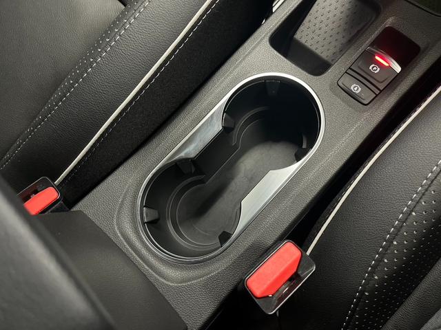 キャプチャー インテンス　テックパック　ワンオーナー　レザーシート　シートヒーター　ＡｐｐｌｅＣａｒｐｌａｙ　Ｂｌｕｅｔｏｏｔｈ　ＬＥＤヘッドライト　アダプティブクルーズコントロール　３６０°カメラ　認定中古車保証付（34枚目）