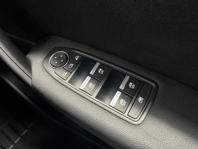 キャプチャー インテンス　テックパック　ワンオーナー　レザーシート　シートヒーター　ＡｐｐｌｅＣａｒｐｌａｙ　Ｂｌｕｅｔｏｏｔｈ　ＬＥＤヘッドライト　アダプティブクルーズコントロール　３６０°カメラ　認定中古車保証付（37枚目）