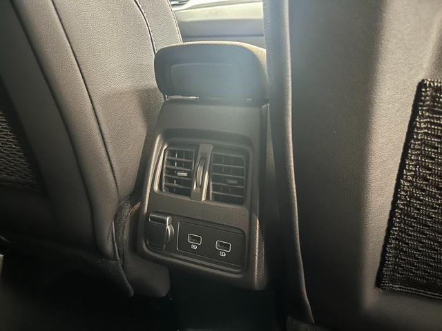 キャプチャー インテンス　テックパック　ワンオーナー　レザーシート　シートヒーター　ＡｐｐｌｅＣａｒｐｌａｙ　Ｂｌｕｅｔｏｏｔｈ　ＬＥＤヘッドライト　アダプティブクルーズコントロール　３６０°カメラ　認定中古車保証付（42枚目）