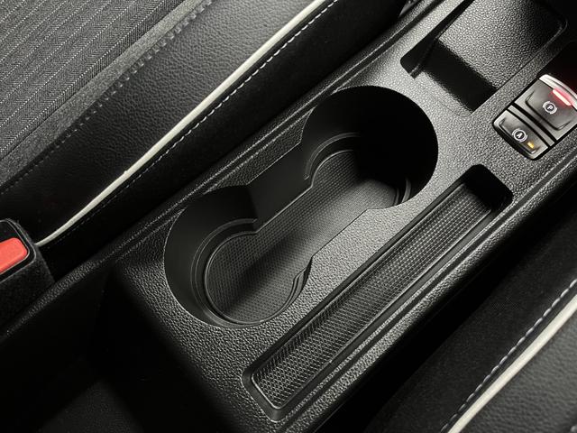 ルーテシア Ｅ－テックハイブリッド　ハーフレザーシート　ＡｐｐｌｅＣａｒＰｌａｙ対応　　Ｂｌｕｅｔｏｏｔｈ接続　ＬＥＤヘッドライト　アダプティブクルーズコントロール　バックカメラ　認定中古車保証付き（35枚目）