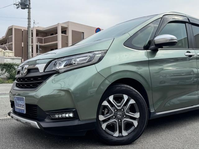 フリード+ クロスター・ホンダセンシング 1オーナー車 禁煙車 LEDヘッドライトLEDフォグ ウィンカーミラー ルーフレール 車中泊仕様シートアレンジ ディスプレイオーディオ バックカメラ ハーフレザーシート 両側電動パワースライドド(2枚目)