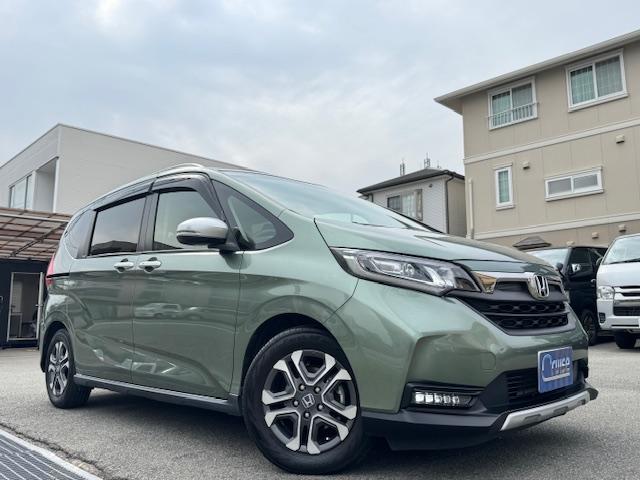 フリード+ クロスター・ホンダセンシング 1オーナー車 禁煙車 LEDヘッドライトLEDフォグ ウィンカーミラー ルーフレール 車中泊仕様シートアレンジ ディスプレイオーディオ バックカメラ ハーフレザーシート 両側電動パワースライドド(4枚目)