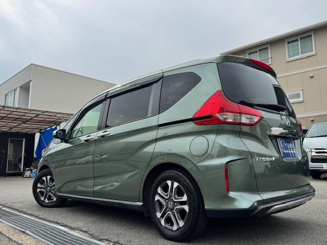 フリード+ クロスター・ホンダセンシング 1オーナー車 禁煙車 LEDヘッドライトLEDフォグ ウィンカーミラー ルーフレール 車中泊仕様シートアレンジ ディスプレイオーディオ バックカメラ ハーフレザーシート 両側電動パワースライドド(10枚目)