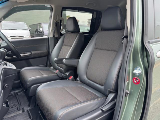 フリード+ クロスター・ホンダセンシング 1オーナー車 禁煙車 LEDヘッドライトLEDフォグ ウィンカーミラー ルーフレール 車中泊仕様シートアレンジ ディスプレイオーディオ バックカメラ ハーフレザーシート 両側電動パワースライドド(26枚目)