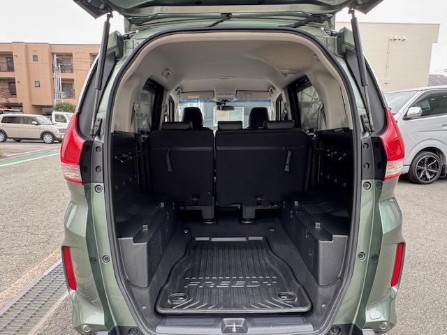 フリード+ クロスター・ホンダセンシング 1オーナー車 禁煙車 LEDヘッドライトLEDフォグ ウィンカーミラー ルーフレール 車中泊仕様シートアレンジ ディスプレイオーディオ バックカメラ ハーフレザーシート 両側電動パワースライドド(33枚目)