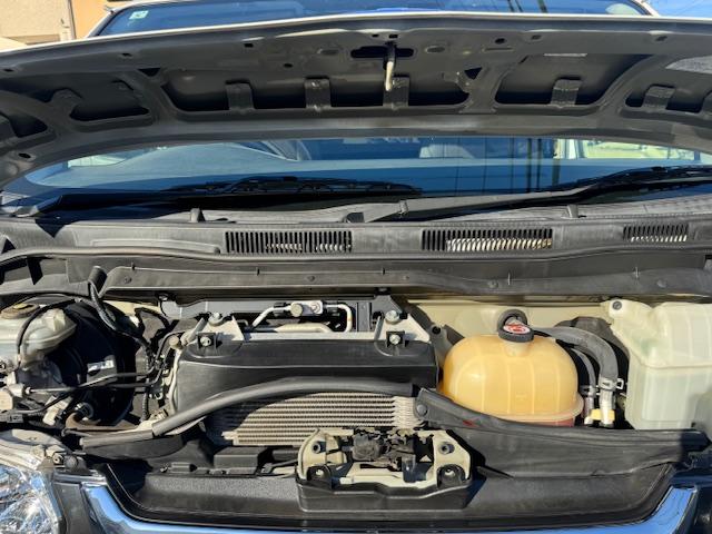 ハイエースバン スーパーGL ダークプライム 特別仕様車 ディーゼルターボ LEDヘッドライトLEDポジション ナビ地デジTVドライブレコーダー スマートキー プッシュスタート ダークプライム専用ハーフレザーシートダークプライム専用コンビハンドル(17枚目)