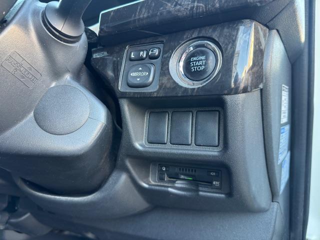 ハイエースバン スーパーGL ダークプライム 特別仕様車 ディーゼルターボ LEDヘッドライトLEDポジション ナビ地デジTVドライブレコーダー スマートキー プッシュスタート ダークプライム専用ハーフレザーシートダークプライム専用コンビハンドル(22枚目)
