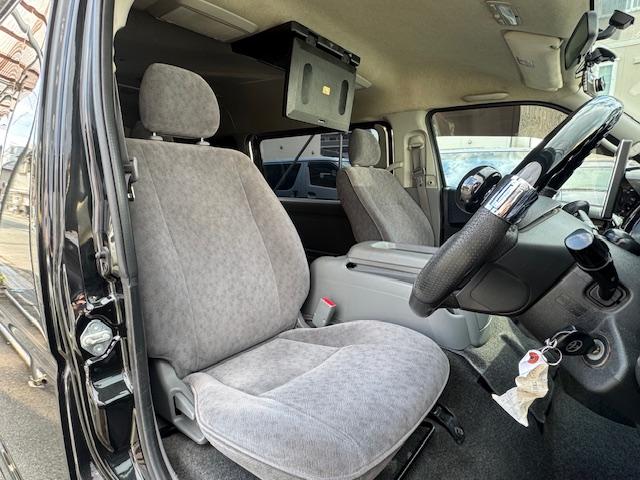 ハイエースワゴン ＧＬ　４型フェイス　１０人乗り　ＬＥＤヘッドライト　ＬＥＤポジション　ＬＥＤフォグ　社外オーディオ　バックカメラ　ＥＴＣ　ドライブレコーダー　リアエアコン　リアヒーター　ローダウン　黒木目オーディオパネル（24枚目）