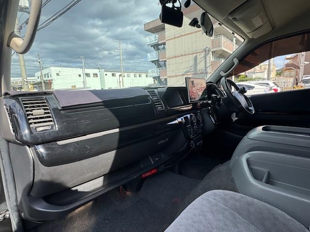 ハイエースワゴン ＧＬ　４型フェイス　１０人乗り　ＬＥＤヘッドライト　ＬＥＤポジション　ＬＥＤフォグ　社外オーディオ　バックカメラ　ＥＴＣ　ドライブレコーダー　リアエアコン　リアヒーター　ローダウン　黒木目オーディオパネル（25枚目）