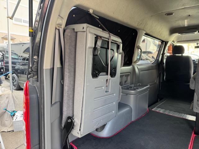 ハイエースワゴン ＧＬ　４型フェイス　１０人乗り　ＬＥＤヘッドライト　ＬＥＤポジション　ＬＥＤフォグ　社外オーディオ　バックカメラ　ＥＴＣ　ドライブレコーダー　リアエアコン　リアヒーター　ローダウン　黒木目オーディオパネル（31枚目）