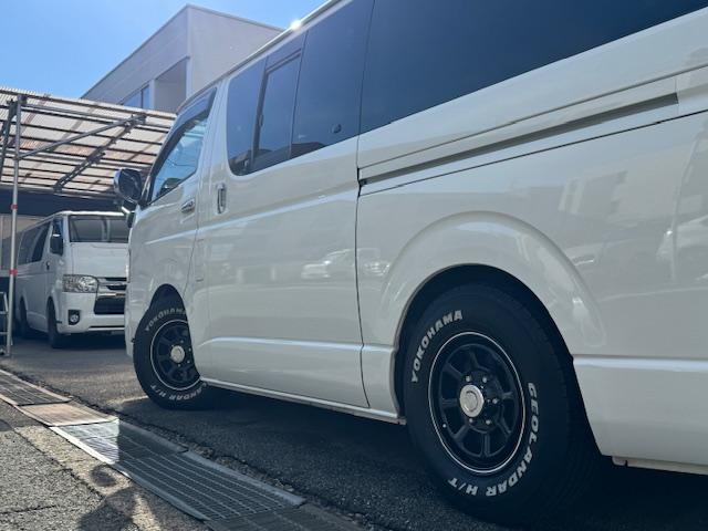 ハイエースバン ロングスーパーGL HIDライト LEDフォグ 社外テール ローダウン15インチAW ALPINEナビ地デジフルセグTV ALPINE天井モニター バックカメラETC ベッドキット シートカバー 黒木目オーディオパネル(12枚目)