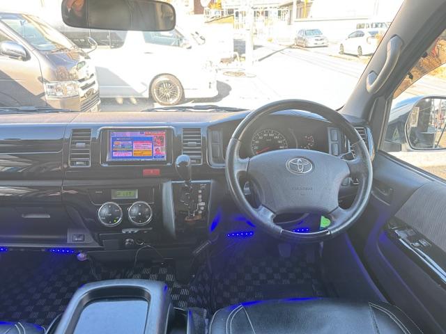 ハイエースバン ロングスーパーGL HIDライト LEDフォグ 社外テール ローダウン15インチAW ALPINEナビ地デジフルセグTV ALPINE天井モニター バックカメラETC ベッドキット シートカバー 黒木目オーディオパネル(22枚目)