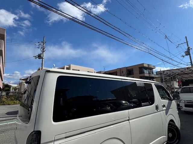 ハイエースバン ロングスーパーGL HIDライト LEDフォグ 社外テール ローダウン15インチAW ALPINEナビ地デジフルセグTV ALPINE天井モニター バックカメラETC ベッドキット シートカバー 黒木目オーディオパネル(47枚目)