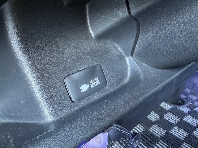 ハイエースバン ロングスーパーGL HIDライト LEDフォグ 社外テール ローダウン15インチAW ALPINEナビ地デジフルセグTV ALPINE天井モニター バックカメラETC ベッドキット シートカバー 黒木目オーディオパネル(63枚目)