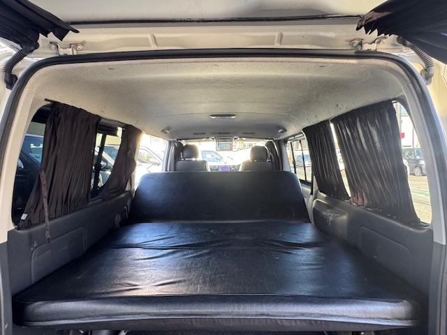 ハイエースバン ロングスーパーGL HIDライト LEDフォグ 社外テール ローダウン15インチAW ALPINEナビ地デジフルセグTV ALPINE天井モニター バックカメラETC ベッドキット シートカバー 黒木目オーディオパネル(73枚目)