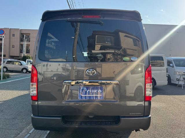 ハイエースバン スーパーGL ダークプライム 新品ベッドキット ディーゼルターボ LEDヘッドライトLEDフォグ リアスポイラー ナビ地デジバックカメラETC ドライブレコーダー スマートキー ダークプライム専用ハーフレザーシート・コンビハンドル(12枚目)