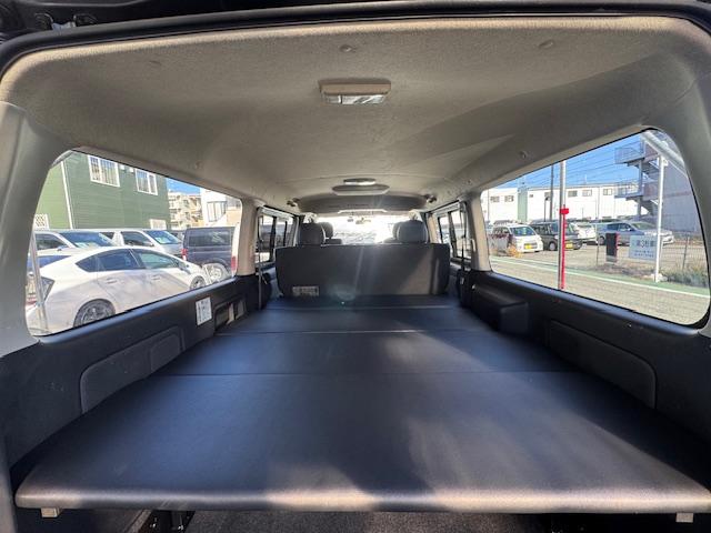ハイエースバン スーパーGL ダークプライム 新品ベッドキット ディーゼルターボ LEDヘッドライトLEDフォグ リアスポイラー ナビ地デジバックカメラETC ドライブレコーダー スマートキー ダークプライム専用ハーフレザーシート・コンビハンドル(32枚目)