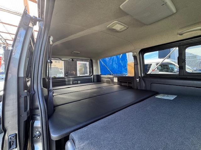 ハイエースバン スーパーGL ダークプライム 新品ベッドキット ディーゼルターボ LEDヘッドライトLEDフォグ リアスポイラー ナビ地デジバックカメラETC ドライブレコーダー スマートキー ダークプライム専用ハーフレザーシート・コンビハンドル(35枚目)