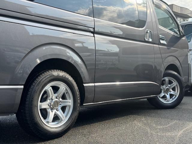 ハイエースバン スーパーGL ダークプライム 新品ベッドキット ディーゼルターボ LEDヘッドライトLEDフォグ リアスポイラー ナビ地デジバックカメラETC ドライブレコーダー スマートキー ダークプライム専用ハーフレザーシート・コンビハンドル(49枚目)