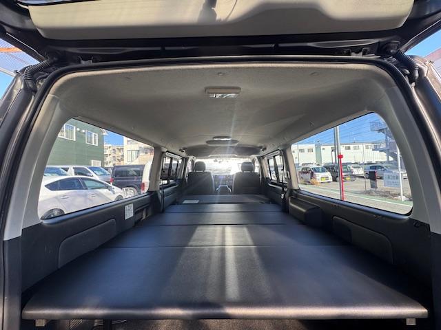 ハイエースバン スーパーGL ダークプライム 新品ベッドキット ディーゼルターボ LEDヘッドライトLEDフォグ リアスポイラー ナビ地デジバックカメラETC ドライブレコーダー スマートキー ダークプライム専用ハーフレザーシート・コンビハンドル(75枚目)