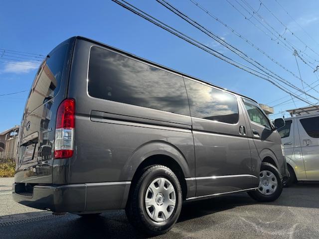 ハイエースバン スーパーGL ダークプライム 特別仕様車 3000ccディーゼルターボ 希少廃盤カラー1G3グレーメタリック 98,267キロ時タイミングベルト交換済みステッカー有り LEDヘッドライト LEDイエローフォグ ハーフレザーシート(10枚目)