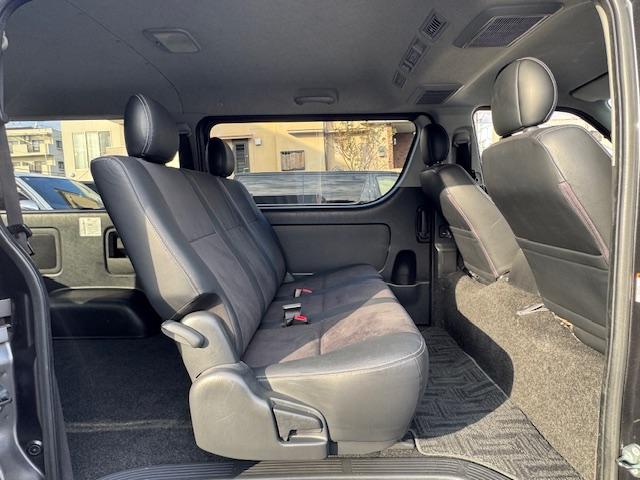 ハイエースバン スーパーGL ダークプライム 特別仕様車 3000ccディーゼルターボ 希少廃盤カラー1G3グレーメタリック 98,267キロ時タイミングベルト交換済みステッカー有り LEDヘッドライト LEDイエローフォグ ハーフレザーシート(32枚目)