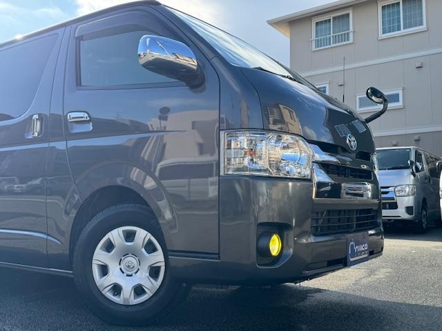 ハイエースバン スーパーGL ダークプライム 特別仕様車 3000ccディーゼルターボ 希少廃盤カラー1G3グレーメタリック 98,267キロ時タイミングベルト交換済みステッカー有り LEDヘッドライト LEDイエローフォグ ハーフレザーシート(41枚目)