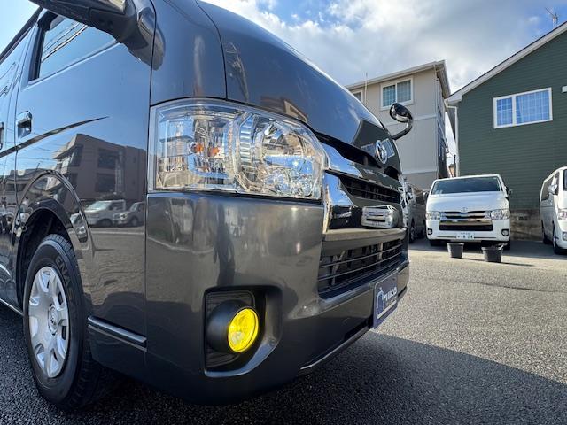 ハイエースバン スーパーGL ダークプライム 特別仕様車 3000ccディーゼルターボ 希少廃盤カラー1G3グレーメタリック 98,267キロ時タイミングベルト交換済みステッカー有り LEDヘッドライト LEDイエローフォグ ハーフレザーシート(42枚目)