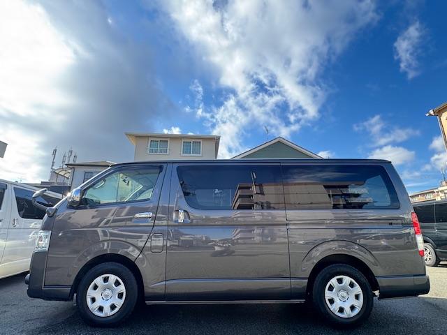 ハイエースバン スーパーGL ダークプライム 特別仕様車 3000ccディーゼルターボ 希少廃盤カラー1G3グレーメタリック 98,267キロ時タイミングベルト交換済みステッカー有り LEDヘッドライト LEDイエローフォグ ハーフレザーシート(45枚目)