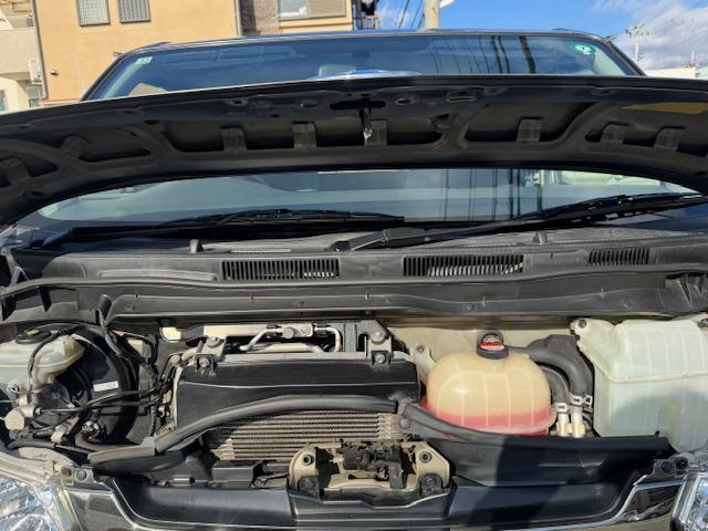 ハイエースバン スーパーGL ダークプライム 特別仕様車 3000ccディーゼルターボ 希少廃盤カラー1G3グレーメタリック 98,267キロ時タイミングベルト交換済みステッカー有り LEDヘッドライト LEDイエローフォグ ハーフレザーシート(53枚目)