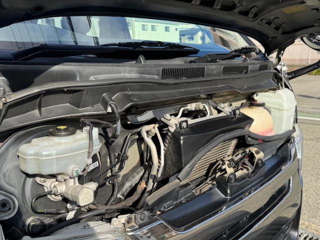 ハイエースバン スーパーGL ダークプライム 特別仕様車 3000ccディーゼルターボ 希少廃盤カラー1G3グレーメタリック 98,267キロ時タイミングベルト交換済みステッカー有り LEDヘッドライト LEDイエローフォグ ハーフレザーシート(54枚目)