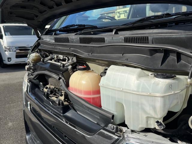 ハイエースバン スーパーGL ダークプライム 特別仕様車 3000ccディーゼルターボ 希少廃盤カラー1G3グレーメタリック 98,267キロ時タイミングベルト交換済みステッカー有り LEDヘッドライト LEDイエローフォグ ハーフレザーシート(55枚目)
