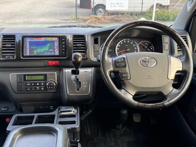 ハイエースバン スーパーGL ダークプライム 特別仕様車 3000ccディーゼルターボ 希少廃盤カラー1G3グレーメタリック 98,267キロ時タイミングベルト交換済みステッカー有り LEDヘッドライト LEDイエローフォグ ハーフレザーシート(59枚目)