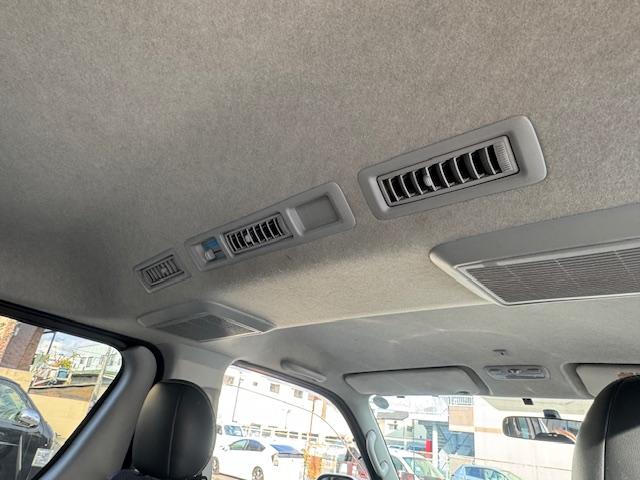 ハイエースバン スーパーGL ダークプライム 特別仕様車 3000ccディーゼルターボ 希少廃盤カラー1G3グレーメタリック 98,267キロ時タイミングベルト交換済みステッカー有り LEDヘッドライト LEDイエローフォグ ハーフレザーシート(70枚目)