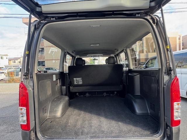 ハイエースバン スーパーGL ダークプライム 特別仕様車 3000ccディーゼルターボ 希少廃盤カラー1G3グレーメタリック 98,267キロ時タイミングベルト交換済みステッカー有り LEDヘッドライト LEDイエローフォグ ハーフレザーシート(73枚目)