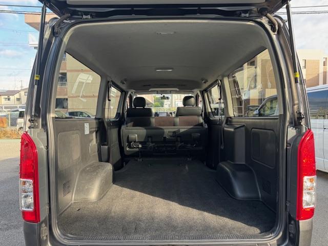 ハイエースバン スーパーGL ダークプライム 特別仕様車 3000ccディーゼルターボ 希少廃盤カラー1G3グレーメタリック 98,267キロ時タイミングベルト交換済みステッカー有り LEDヘッドライト LEDイエローフォグ ハーフレザーシート(74枚目)